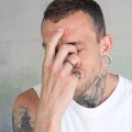 Męski geometryczny sygnet w kolorze starego złota, Orska biżuteria