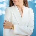 Bransoletka z kobiecą sylwetką ozdobiona cyrkonią i kryształem z kolekcji Body, biżuteria ORSKA.