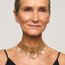 Pozłacana kolia choker z perłami