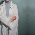 Ręcznie wykonany pin w kształcie rosiczki PLB19 kolekcja Plantis Orska biżuteria