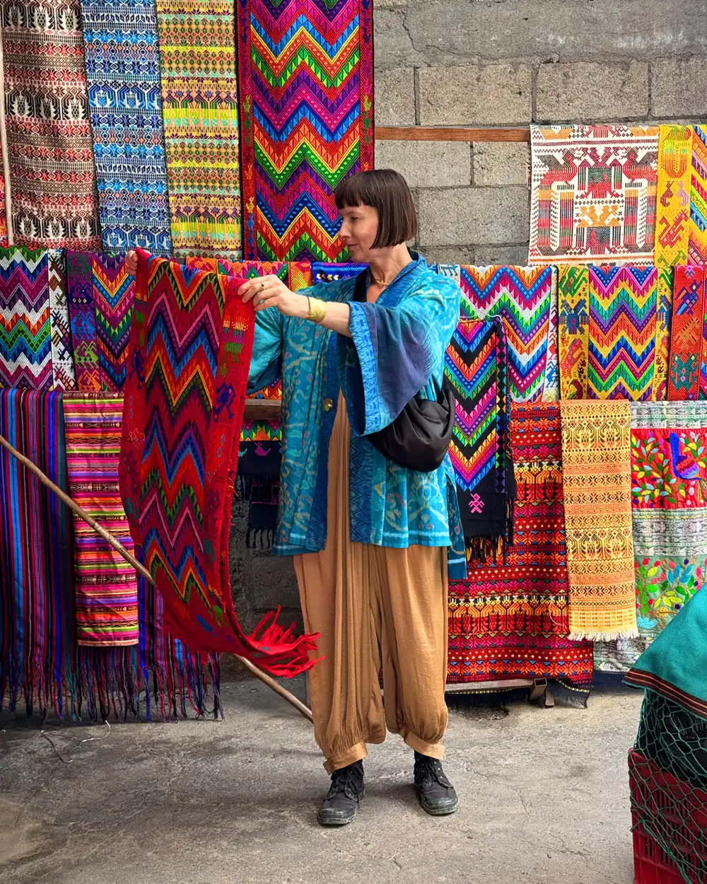 Kolorowe tkaniny z Guatemali