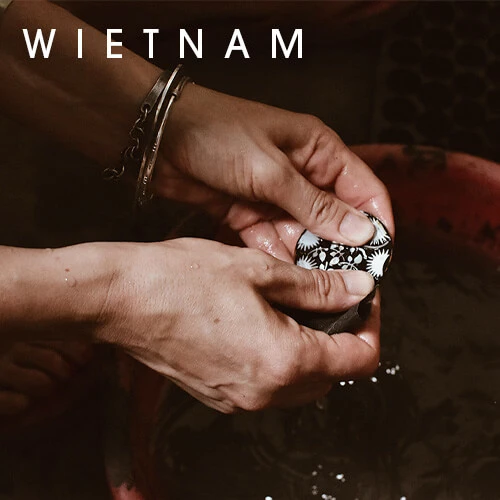 Anna Orska w Vietnamie - projektowanie biżuterii z laki i masy perłowej